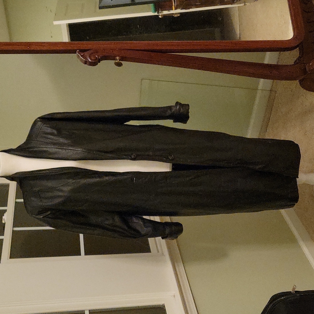 Womens Vintahe long leather black jacket size petite 6, with pockets